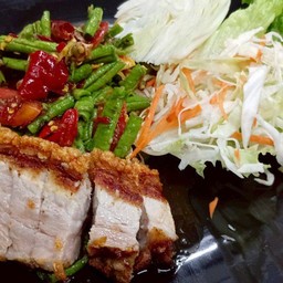 ตำถัวหมูกรอบ