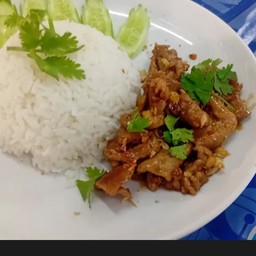 ข้าวราดหมูกระเทียมพริกไท