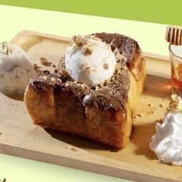 นูเทลล่า ฮันนี่ ครัมเบิ้ล โทสต์ Nutella Honey Crumble Toast