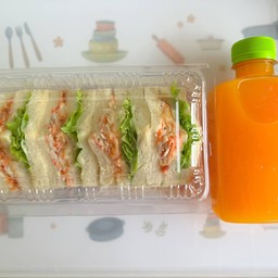 แซนด์วิชมินิ+น้ำส้ม