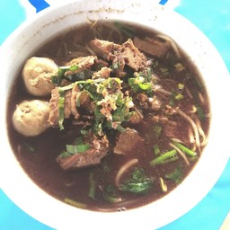 ก๋วยเตี๋ยวเนื้อเปื่อย