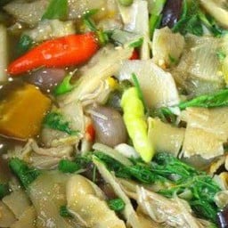 ข้าวหมูทอด ไก่ทอด  ข้าวแกง มีหน้าร้าน (KhunPhet)