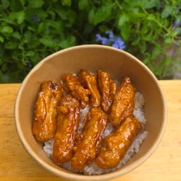 ข้าวปีกกลางซอสกระเทียม