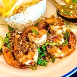 กะเพรา-กุ้ง