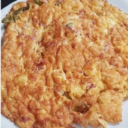 ไข่เจียวแหนม ราดข้าว