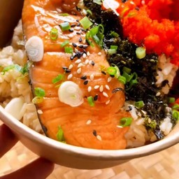 ข้าวปลาแซลม่อนย่างซอสเทอริยากิ