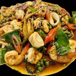 ผัดฉ่าทะเล (กับข้าว)