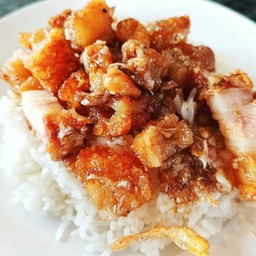 หมูกรอบน้ำมันหอยราดข้าว(เก็บคูปองรับส่วนลด)