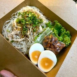 หมี่ฉากไก่ฉีก