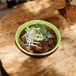 ก๋วยเตี๋ยวไก่มะระ นายชวงตลาดกิเลน