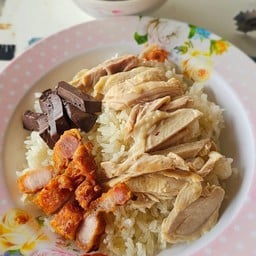 ลุงอ้วนก๋วยจั๊บน้ำใส สูตรวงเวียนใหญ่ & อาหารตามสั่ง