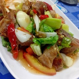 ยำคอหมูย่าง