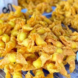 เกี๊ยวรวม 6 ชิ้น (เกี๊ยวไข่ + เกี๊ยวไส้กรอก)