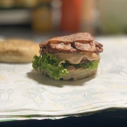 เบอเกอร์ไข่+เบคอน