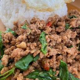 กะเพราหมูสับพริกสด