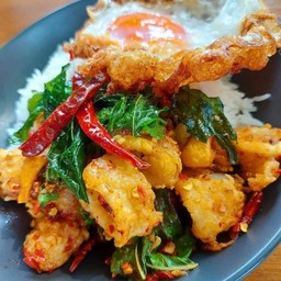 กะเพราหมึกทอด (กับข้าว)ไม่รวมไข่ดาว