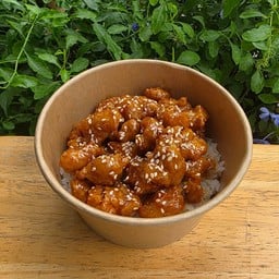 ข้าวเนื้อไก่ทอดซอส เกาหลี