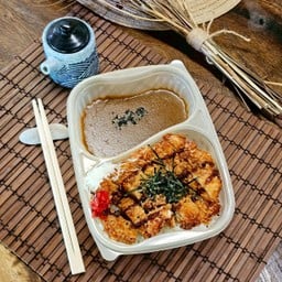 ข้าวแกงกระหรี่หมูแน่น (หมู 150 กรัม)