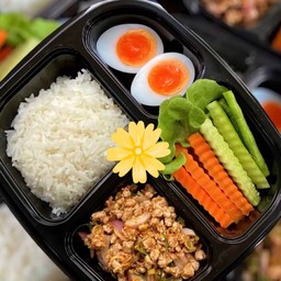 Set ข้าวลาบหมู+ไข่ต้ม
