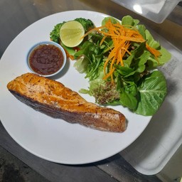 แซลมอน สเต็ก