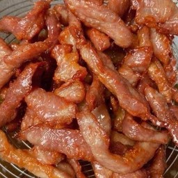 หมูแดดเดียวทอด กับข้าว