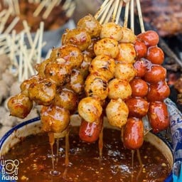 กระเพรา-หมูปิ้ง-ลูกชิ้น (Midnight)