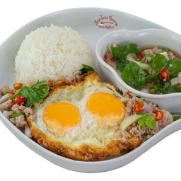ข้าวยำไข่แฝดออร์แกนิค
