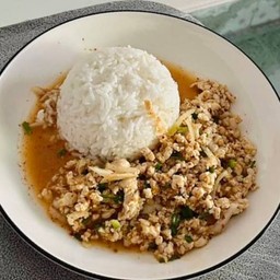 ลาบไก่สับราดข้าว