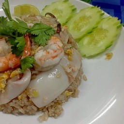 ข้าวผัดทะเล