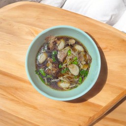 เส้นหมี่ขาวหมูตุ๋น