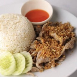 ทอดกระเทียมราดข้าว