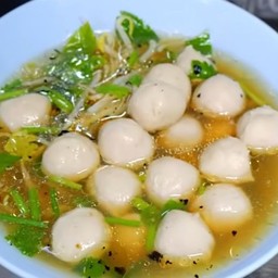 เกาเหลาลูกชิ้นหมูน้ำใส