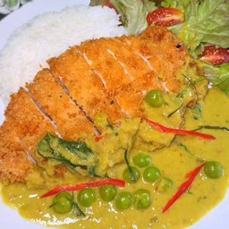 ข้าวไก่กรอบราดแกงเขียวหวาน