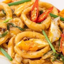 หมึกผัดไข่เค็ม