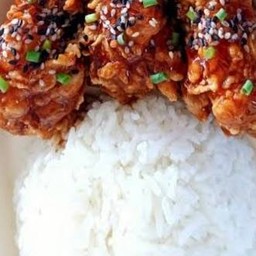 ข้าวไก่ทอดซอสเผ็ดเกาหลี