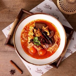 น้ำเงี้ยวรวมทุกอย่าง(กระดูกหมู+ตีนไก่+หมูสับ) Rice Vermicelli with Mixed and Northern Thai Curry 