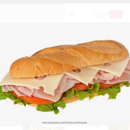 บาเก็ตแซนวิซใส่ มอสซาเรลร่าชีสและผักสลัด