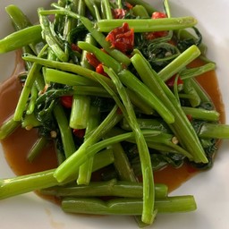ข้าวผักบุ้งหมูสับ