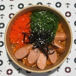 เซ็ทรวมเกาหลี ยำส่าหร่าย ไข่กุ้ง ไส้กรอก