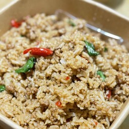 กะเพราหมูสับคลุกข้าว