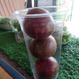 ผลไม้สดปอกพร้อมทาน ผลไม้สดปั่น By น้ำหนึ่ง