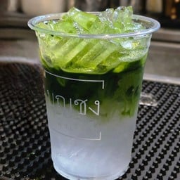 มัทฉะโซดาเย็น