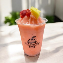 สตรอว์เบอร์รี่ สับปะรด สมูทตี้