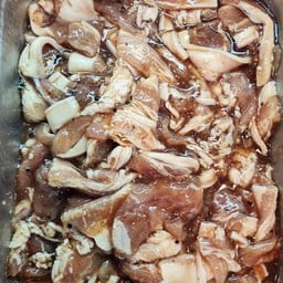 สามชั้นพริกไทยดำ