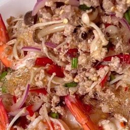 ยำเห็ดเส้นแก้วหมูสับ