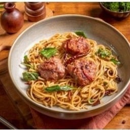 สปาเก็ตตี้ผัดพริกแห้งมินิแฮมเบิร์ก