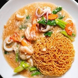 ราดหน้าหมี่กรอบทะเล