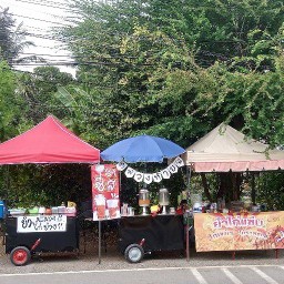 ยำมะม่วง&ไก่ย่าง 1 หน้าวัดเพชรมงคล