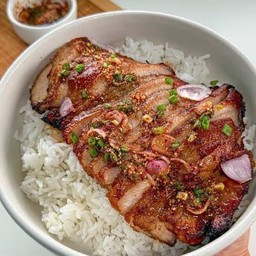 ข้าวคอหมูน้ำจิ้มแจ่ว