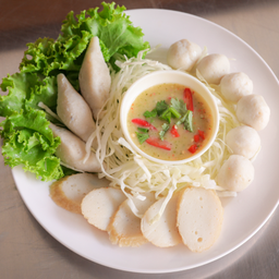 ลวกจิ้มลูกชิ้นปลา